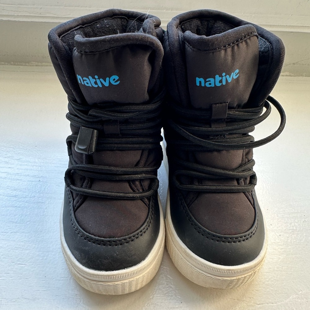 Black Native Chamonix Snow Boots US size 8